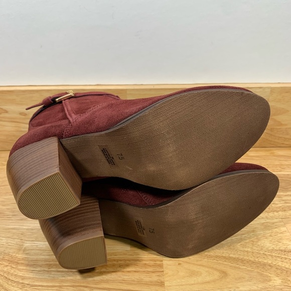 NEW Diba 7.5 Sleek Suede Leather Bootie Burgundy Red Side Zip 2" Heel‎ - Picture 3 of 7